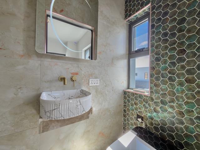 6 Bedroom Property for Sale in Sandown Western Cape